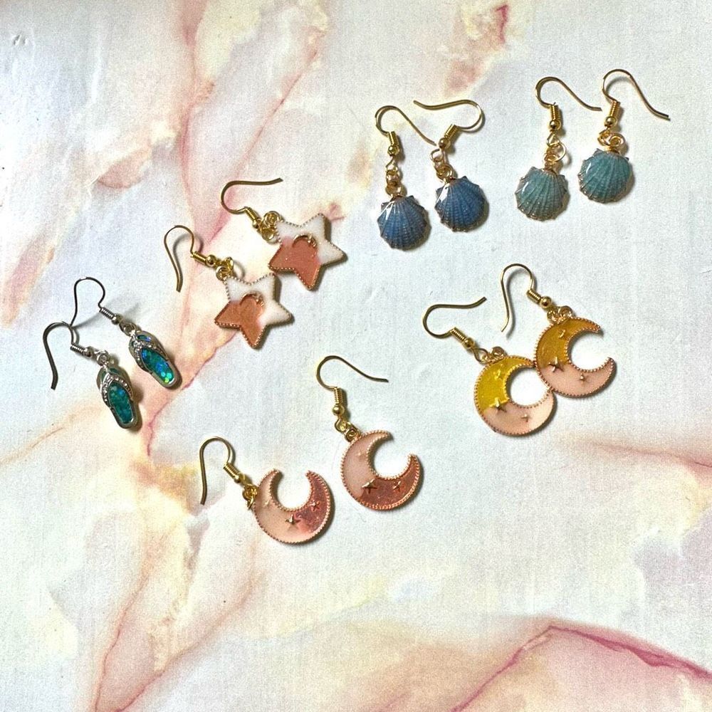 Bundle of 6 new earrings